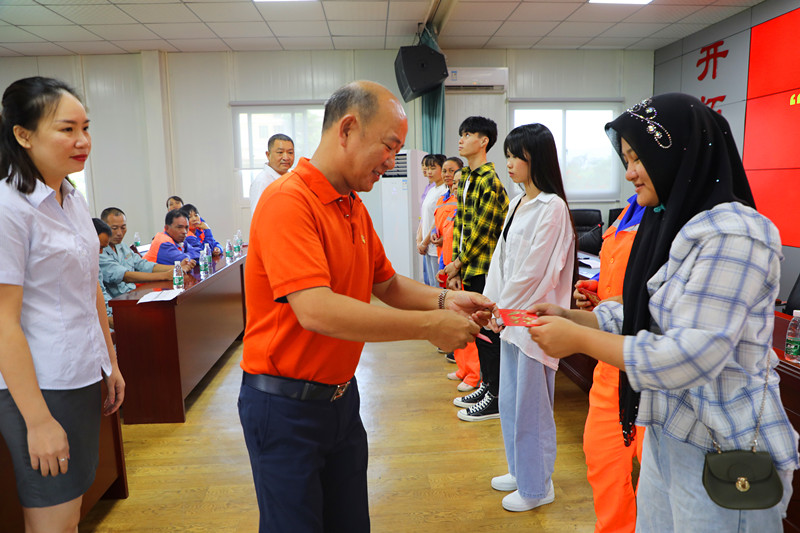 “金秋助學(xué)，圓夢(mèng)明佳！”明佳集團(tuán)黨支部及工會(huì)組織開展愛心助學(xué)活動(dòng)！
